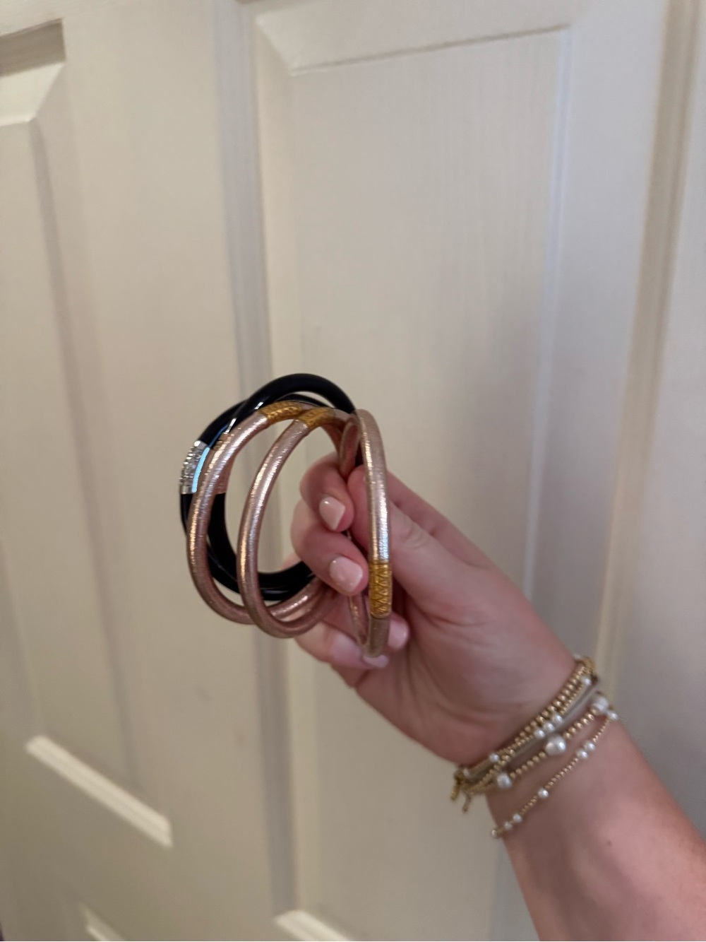 Stylish Multi-Tone Women’s Coil Bracelet Set - Rose Gold, Gold & Black